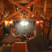 trophy elk hunting lodge